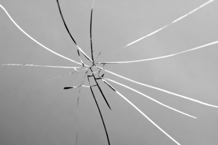 cracked windhield